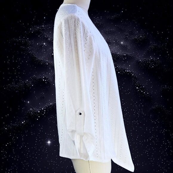 Soho white eyelet style butterfly top NWT - Picture 3 of 6